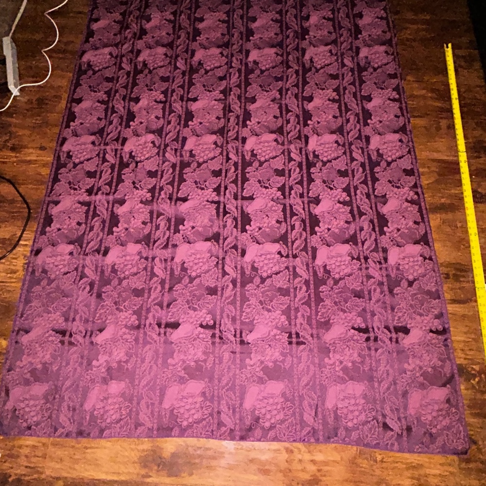 Reversible Tablecloth 81”x57” - Picture 2 of 4